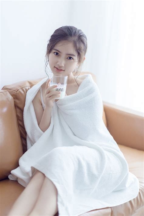 举重世锦赛：奥运冠军里夫斯连刷三项世界纪录